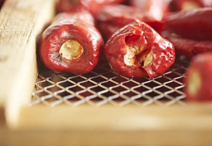 Séchage au four du piment d’Espelette