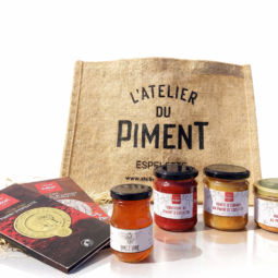panier-gourmand_atelier-du-piment-despelette_paques_panier-gourmand-de-printemps.